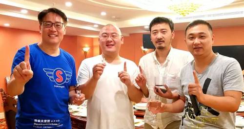 宝二爷其中就讲到自己现在的想法与目标，他希望持有大量比特币的人可以站出来共同发行一个以比特币为抵押资产的稳定币，但这些人是不愿意公开自己的资产，所以另一种实现方式就是联合各大交易所，建立一个类似于美联储的“币联储”，共同抵制USDT。